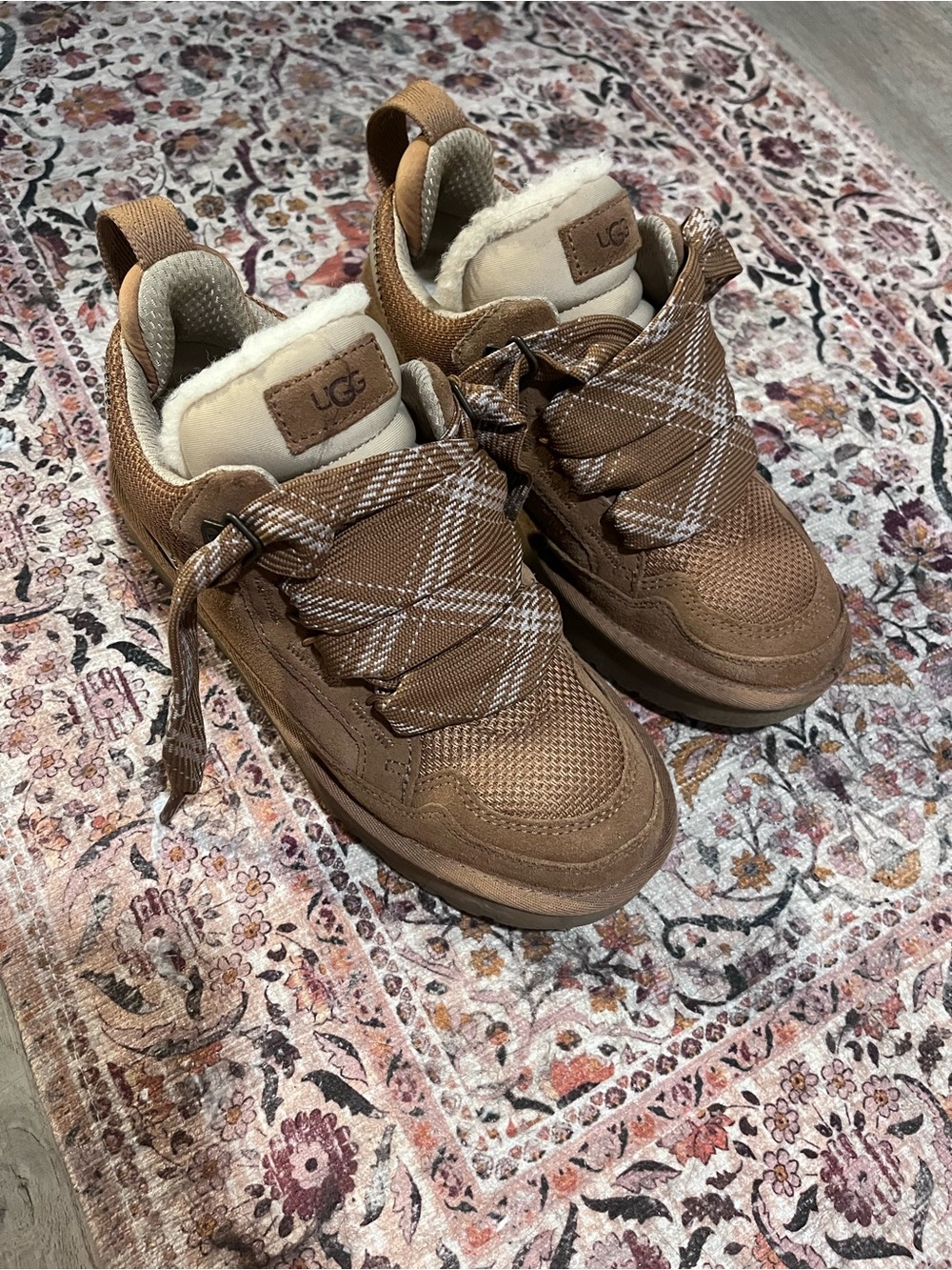Women’s UGG Lowmel Sneaker - Chestnut